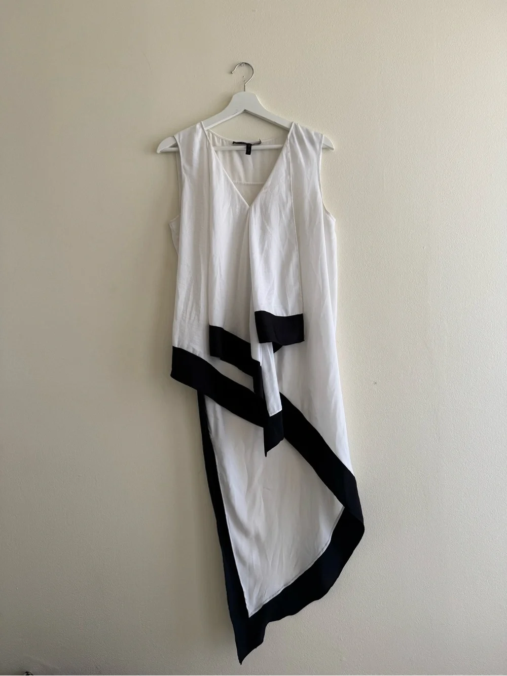 BCBGMaxAzria White Sleeveless Tunic with Black Ribbon Trim - Picture 3 of 7